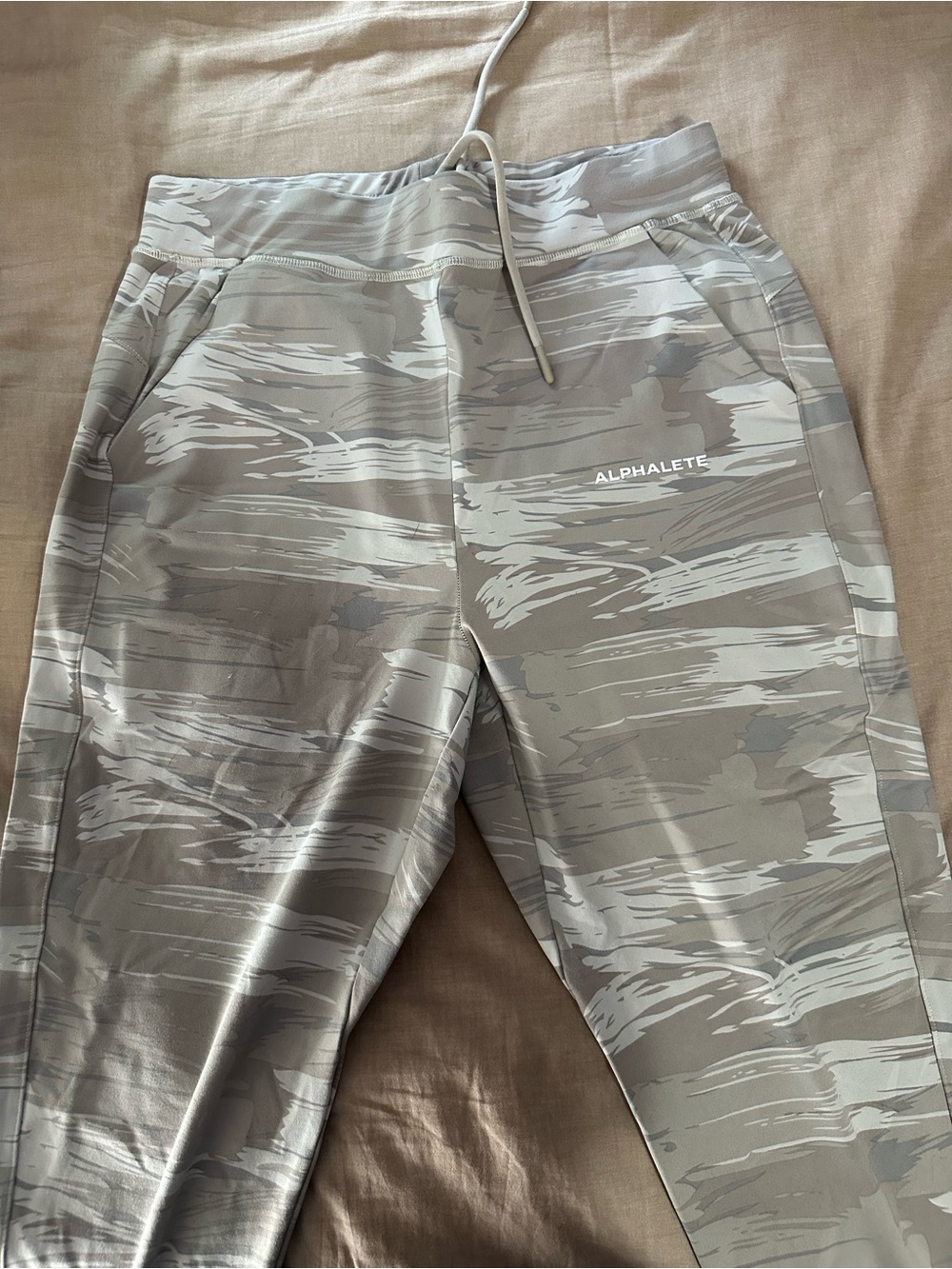 Alphalete Men's tan Camo Joggers
